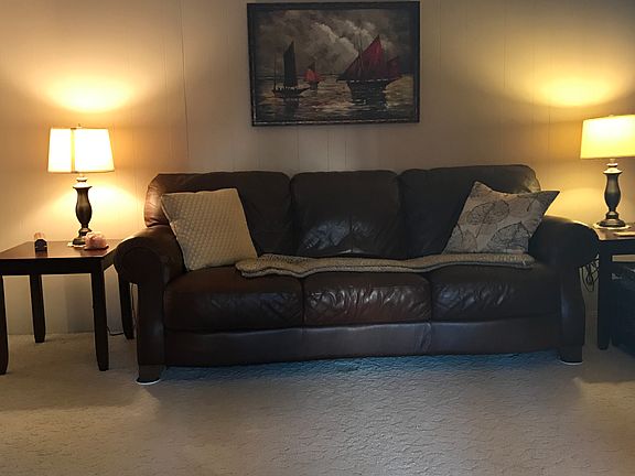 4th image of 36760 Lodge Dr