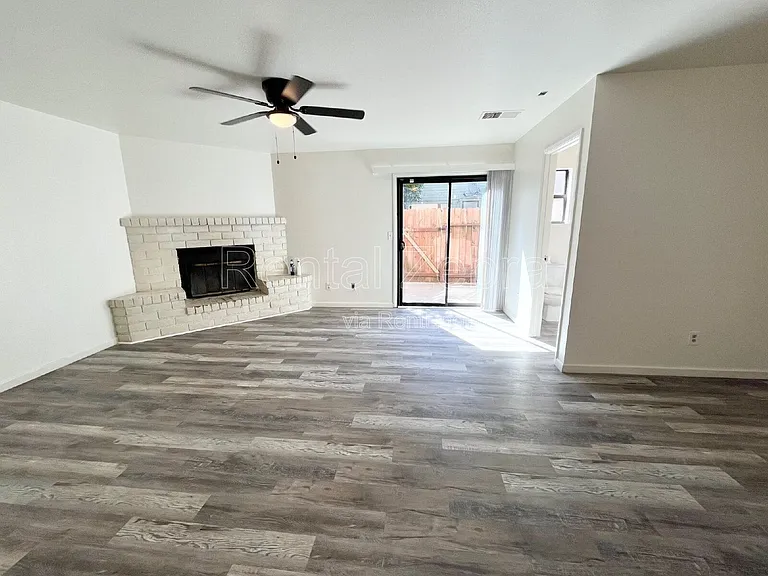 244 W 19th St #B — Photo 2