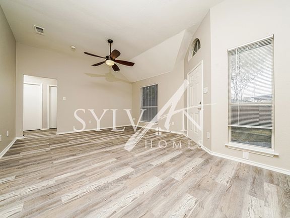 3rd image of 2200 Brookview Dr