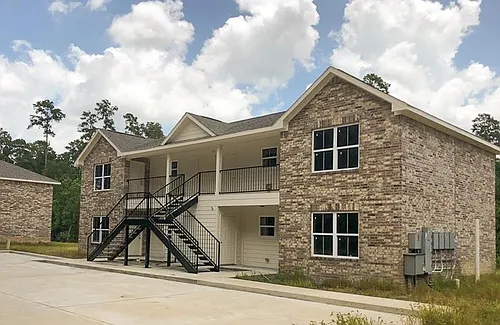 1000 Foster Dr Photo 1