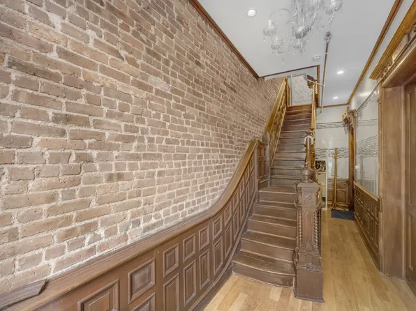 697 Jefferson Avenue image 8 of 22