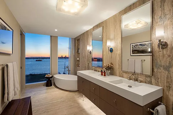 Rented by YouYork Management LLC | media 42