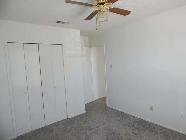 1613 Bobby Lee Killeen TX 76549

Guest Bedroom 11 X 9.75