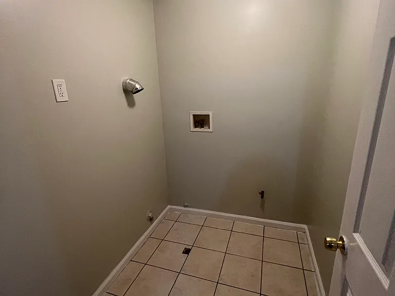 132 Fabyan Pl #1A — Photo 3