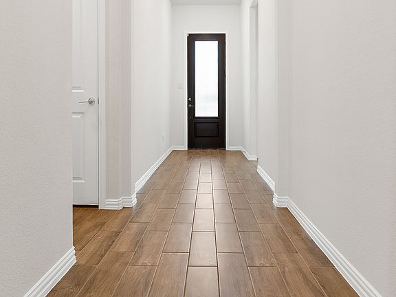 3rd image of 1120 Canuela Way