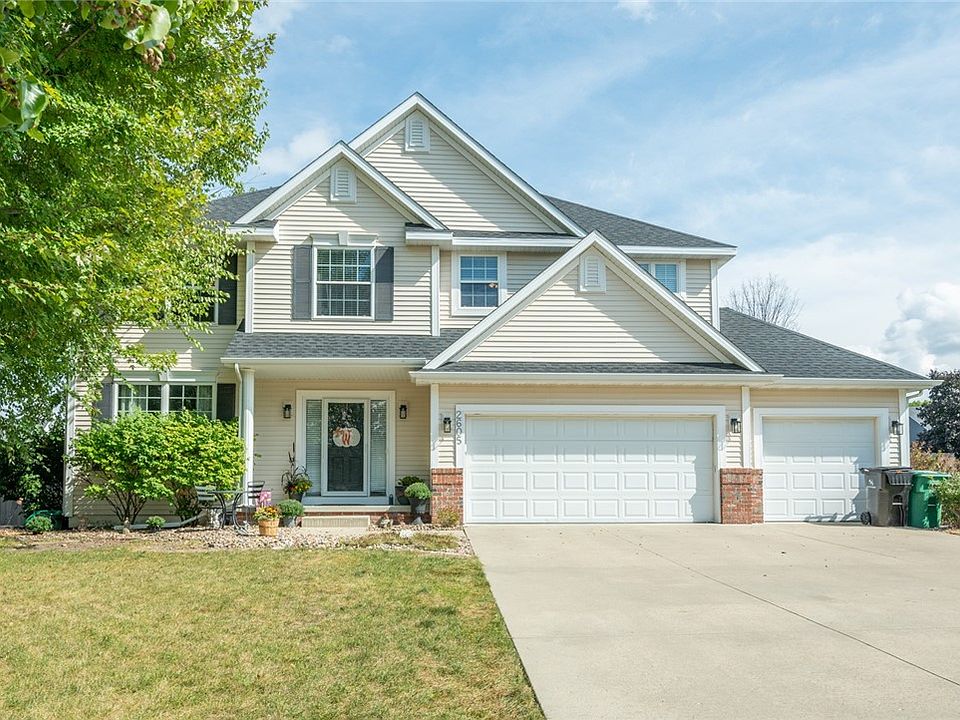 1st image of 2605 NW Parkridge Dr