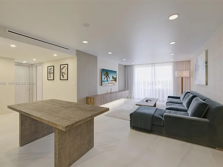 600 Three Islands Blvd #403 — Photo 8