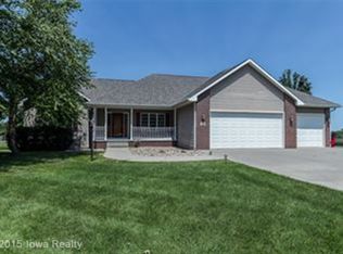 745 NE 6th St, Earlham, IA 50072