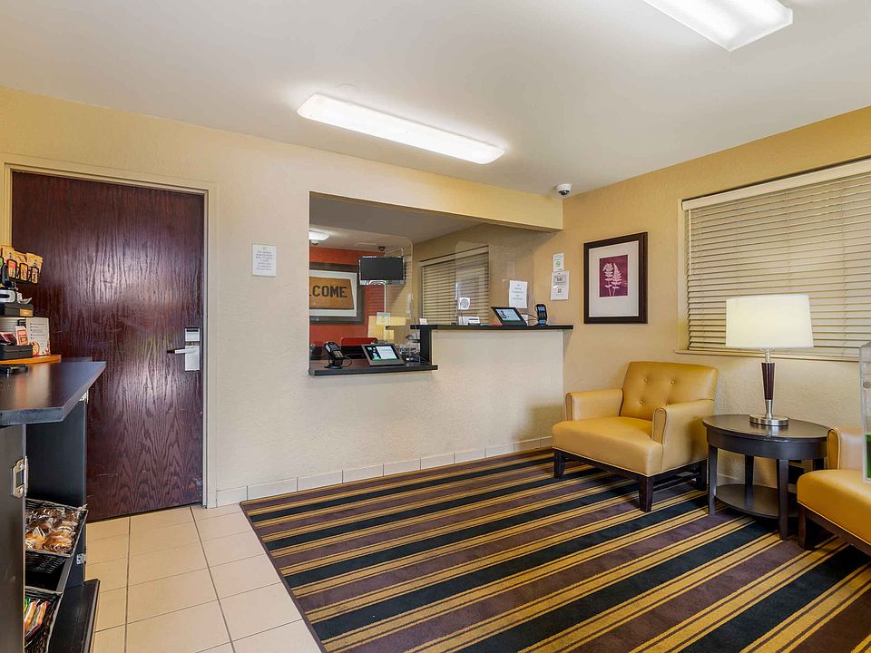 Lobby and Guest Check-in