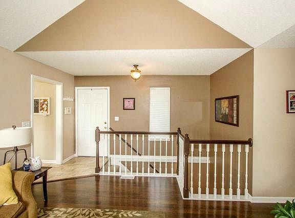 4th image of 409 Whitestone Dr