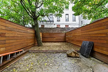 Rented by Coldwell Banker Warburg