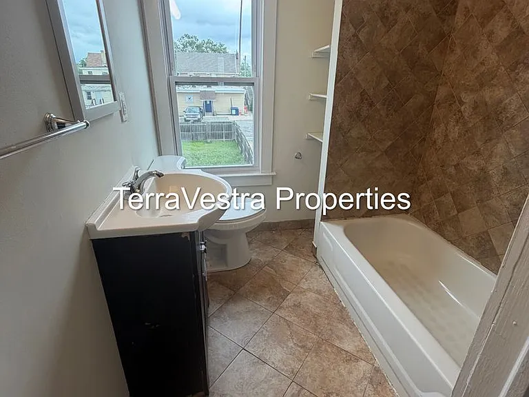 130-132 W McNeal St — Photo 10