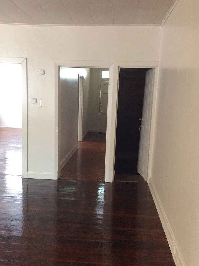Spacious 3 Bedroom House, Yard- York City SD — Photo 3