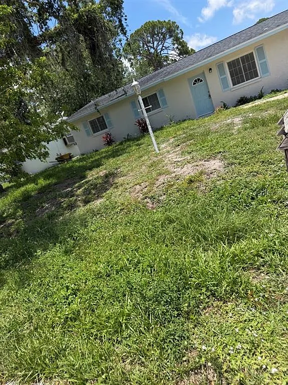 4 bed, 2.0 bath, 1664 sqft, $2,200 — Photo 1