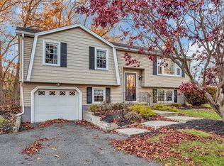 99 Lincolnshire Dr, Haverhill, MA 01835