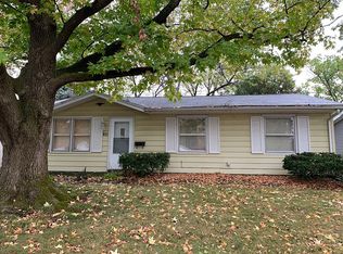 1611 Fairfield Dr, Springfield, IL 62702