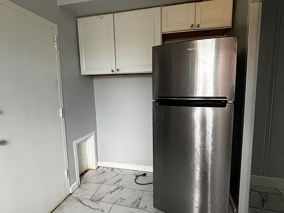 2nd image of 907 Park Ave #D21