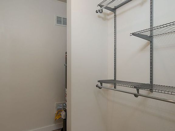 4th image of 715 S Prospect Ave #H