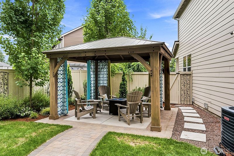4th image of 9339 Balata Court NE