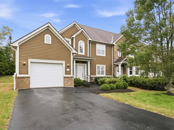 71 Greenside Ln, Hammonds Plains, NS B4B 2A1