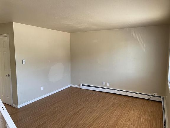 3rd image of 700 37th Ave APT 4