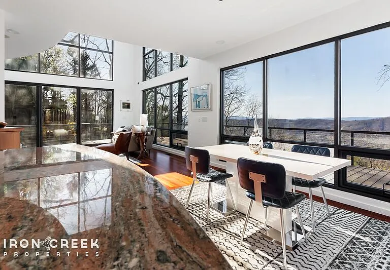 910 Rockhold Dr — Photo 5