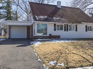 60 Sheffield Dr, Willingboro, NJ 08046