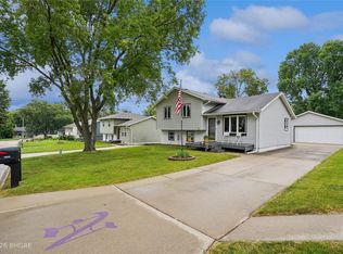 4636 Hyperion Dr, Norwalk, IA 50211