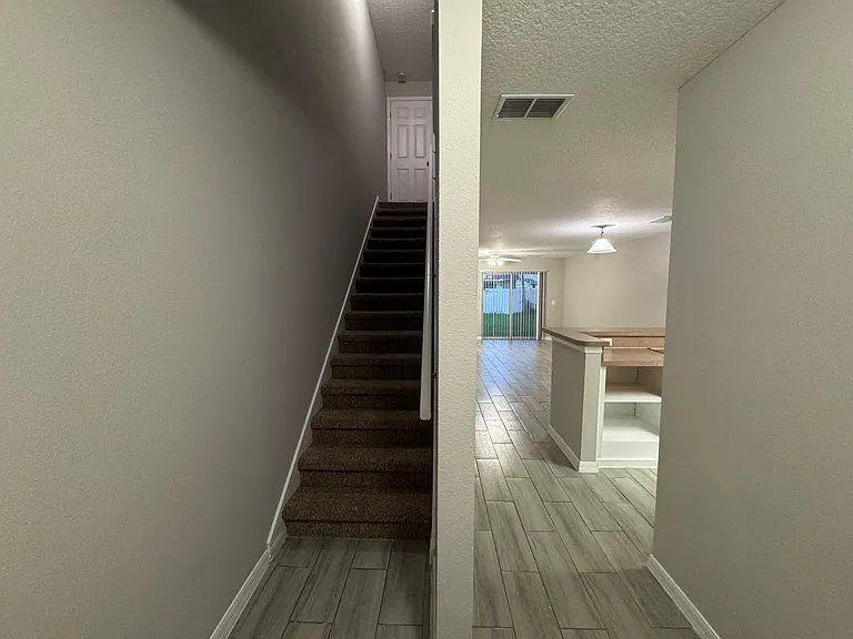 139 Jones Ln #B — Photo 8