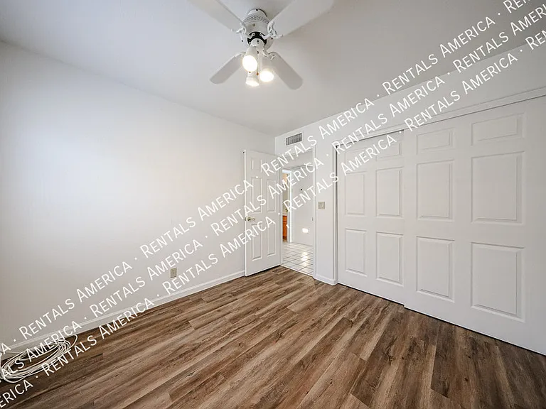 15831 N 6th Ave — Photo 27