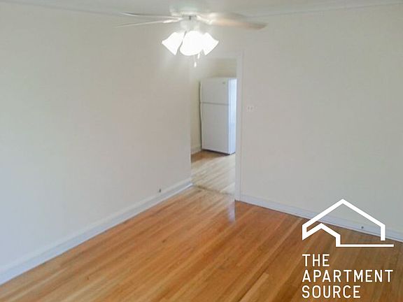 3rd image of 5921 N Paulina St #1
