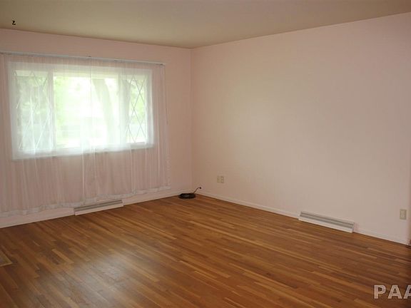 3rd image of 1609 W Kensington Dr