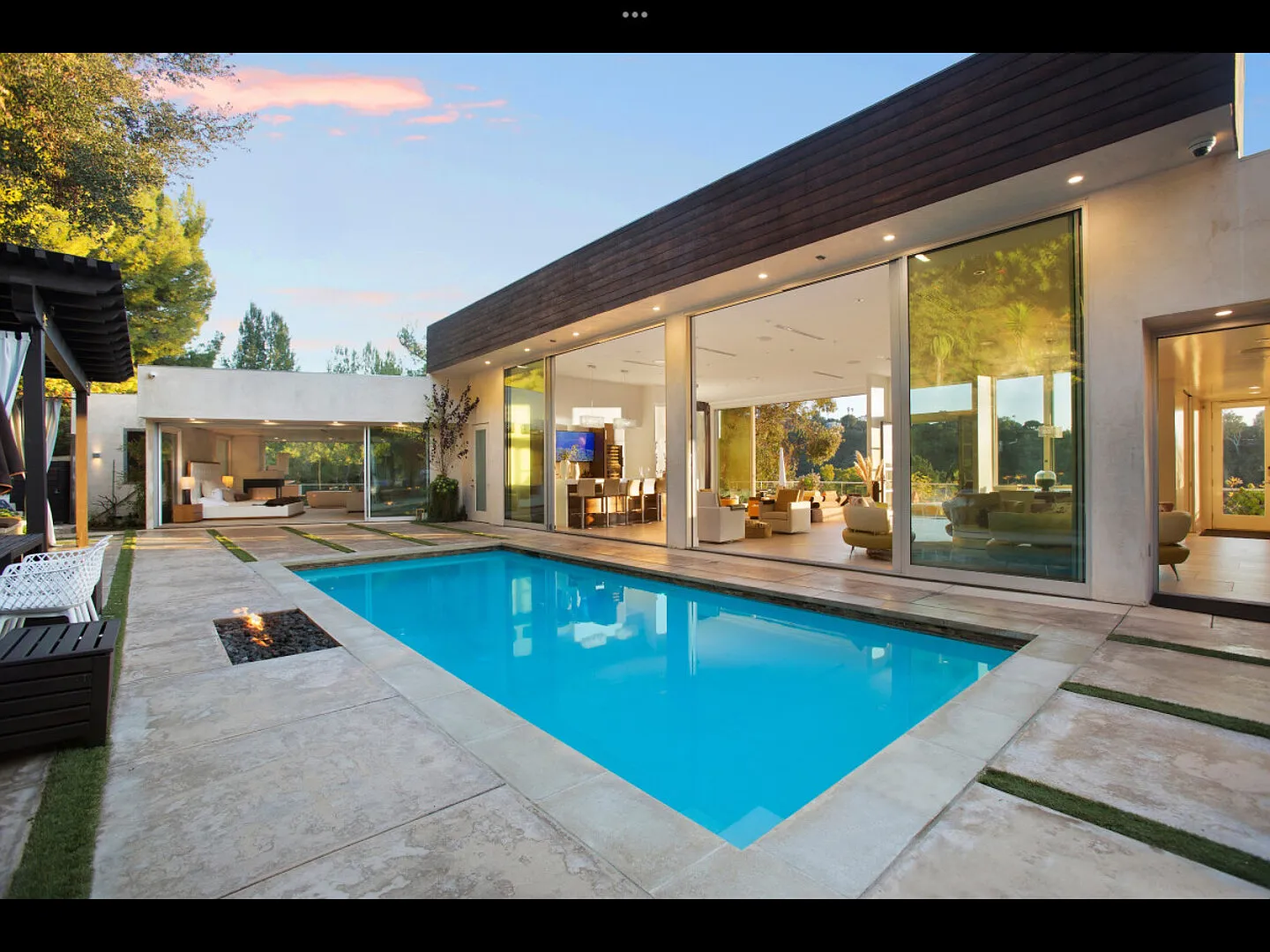 Luxurious 5BR Villa in Beverly Hills — Photo 1