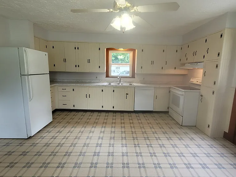 127 Gould Rd #A — Photo 7