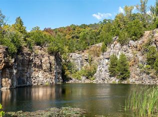 202 Hoven Rd, Pacific, MO 63069