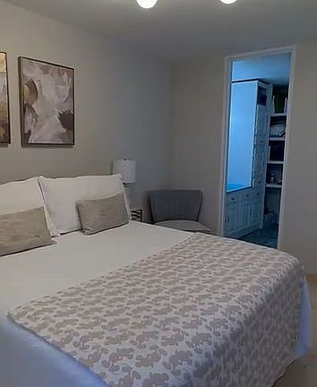 2nd image of 5 Laguna
