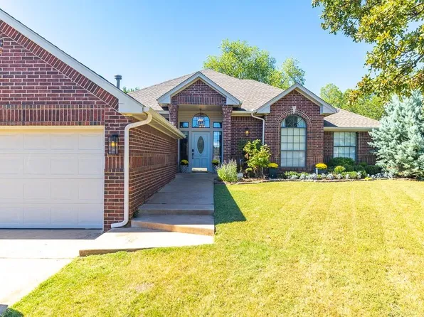 633 Lookout Cir, Edmond, OK 73034