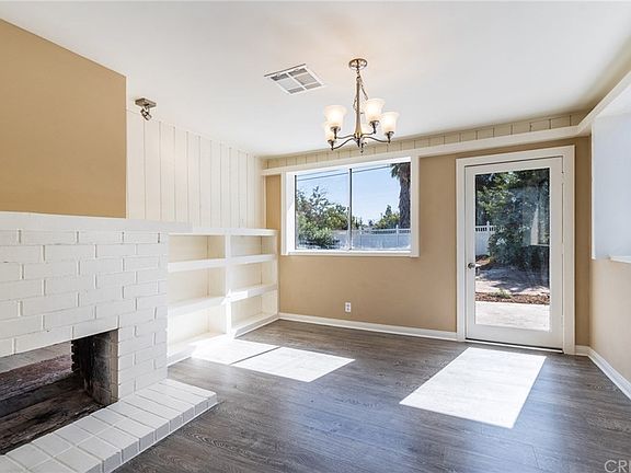 3rd image of 3204 E Levelglen Dr