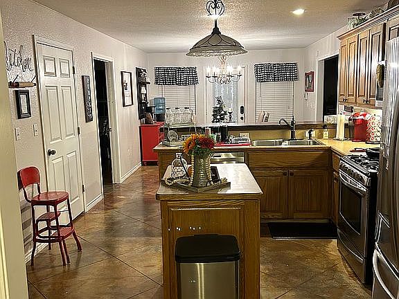 Kitchen/Dining