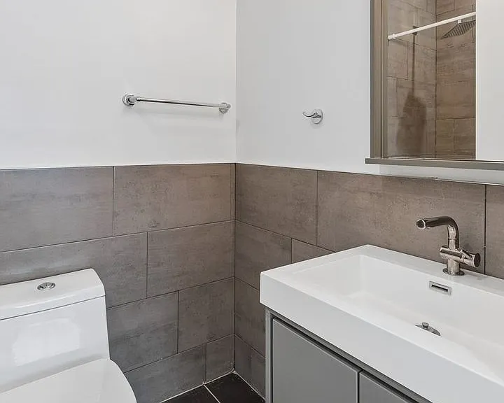 2028 E Fletcher St — Photo 13
