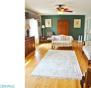 4th image of 700 Olde Settler Pl