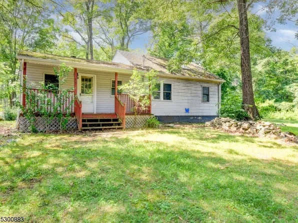 35 Hewitt Rd, West Milford Twp., NJ 07421