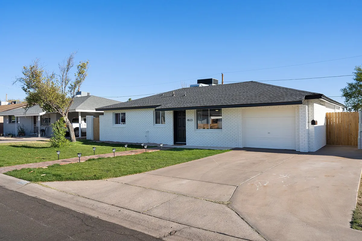 Building Photo - 4633 E Monte Vista Rd
