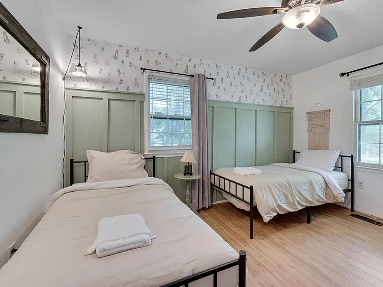 409 Northclift Dr — Photo 19