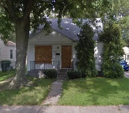 20108 Ferguson St photo 1