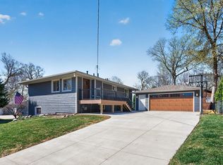 6016 Cherrywood Rd, Mound, MN 55364