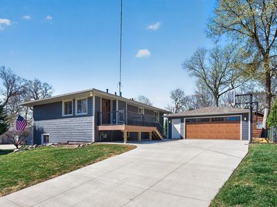 6016 Cherrywood Rd, Mound, MN, 55364