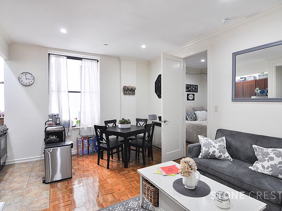 2nd image of 304 W 92nd St #2X