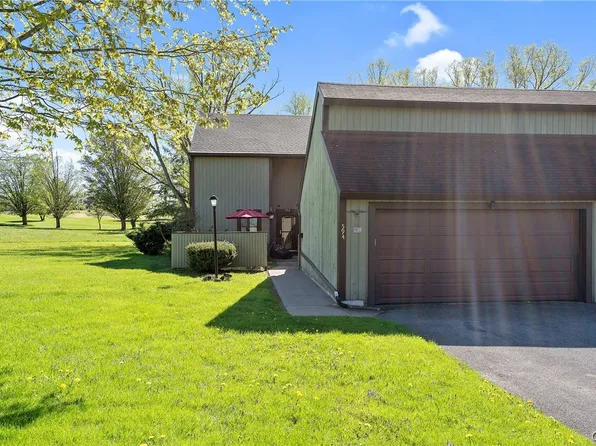 594 Village Blvd N, Baldwinsville, NY 13027