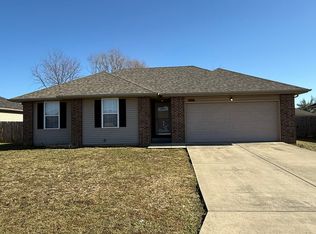 1152 S Canton Ave, Springfield, MO 65803